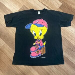 Vintage Tweetie Single Stitch 90’s shirt. Men’s Large.